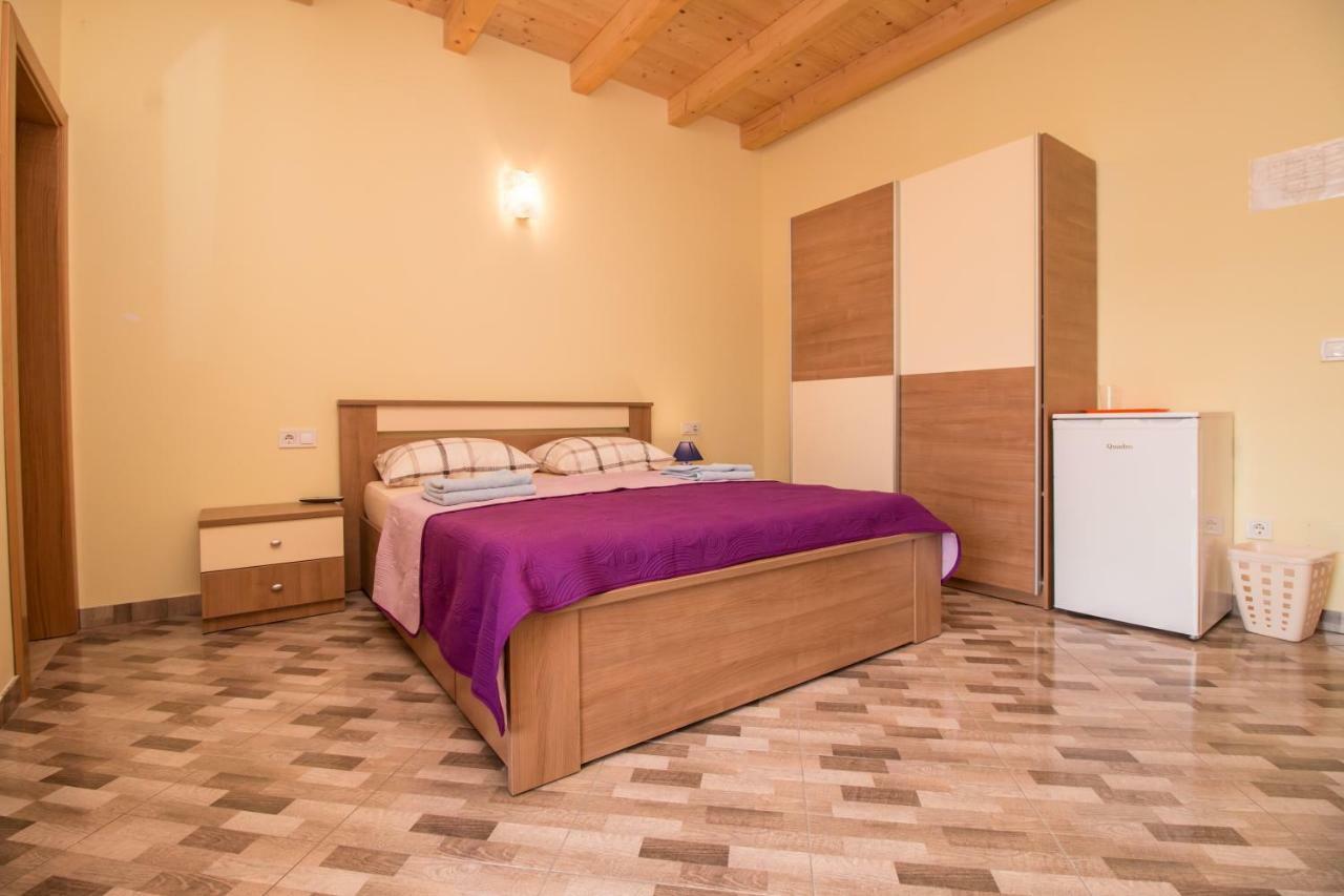 Nice Place Rovinj Exterior foto